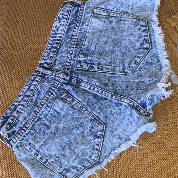 Shorts - Picture 5 of 7